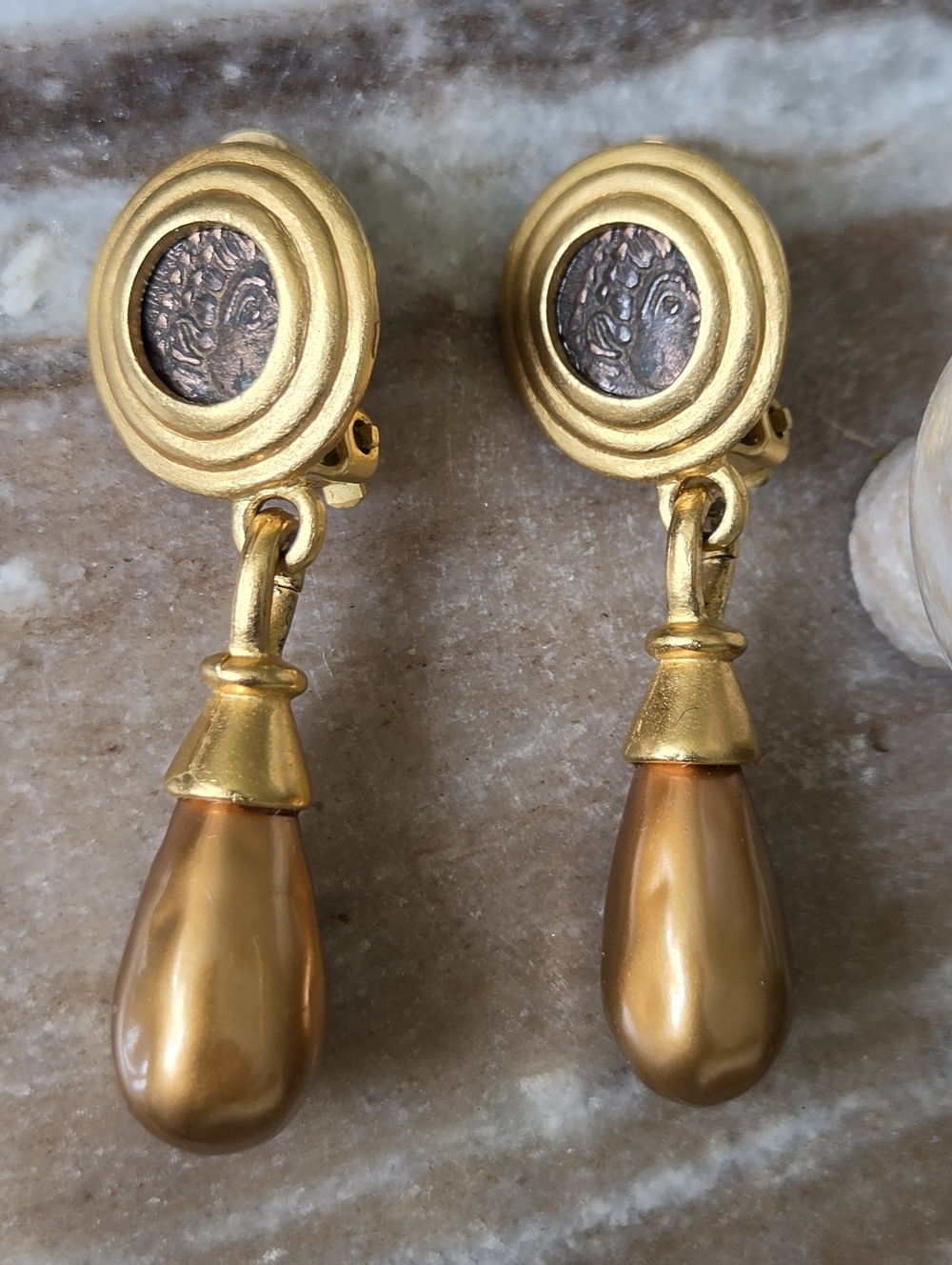 Vintage Carolee clip on earrings